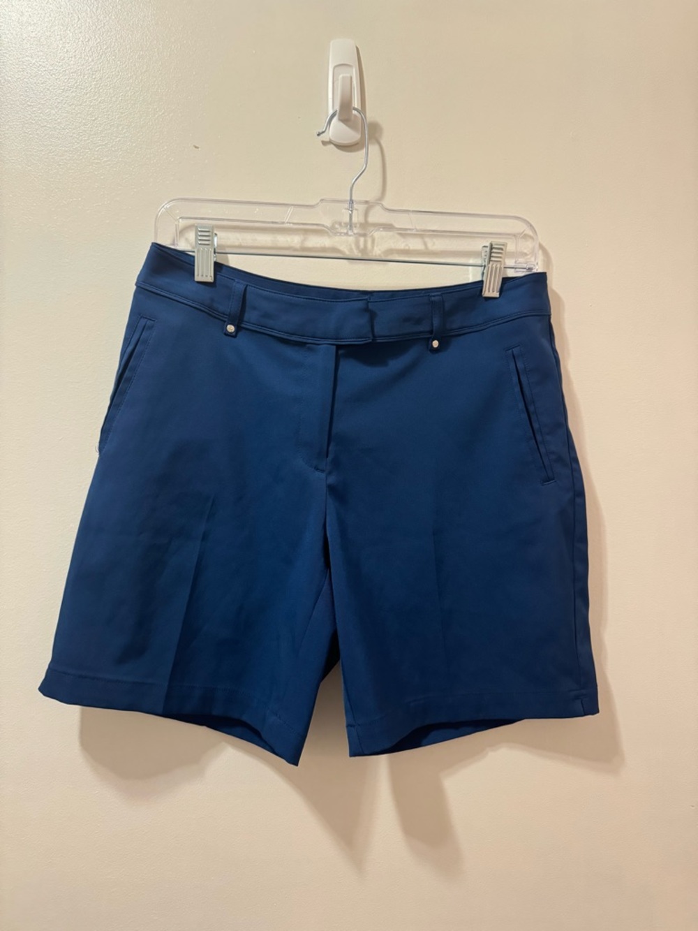 Lady Hagen golf shorts Women's Navy Mid-Rise Tailored Shorts size 4